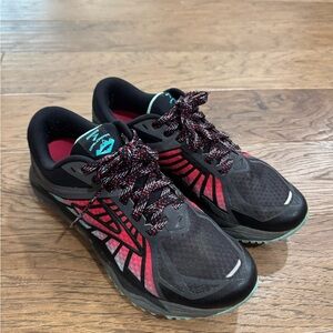 Womens Brooks Trail Running Shoes Size 9